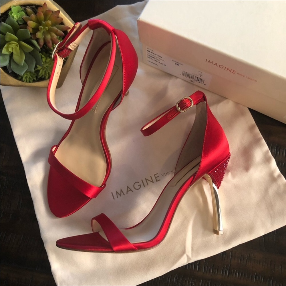 NWT Satin Crimson Studded/Mirrored GoldStiletto - Picture 7 of 16
